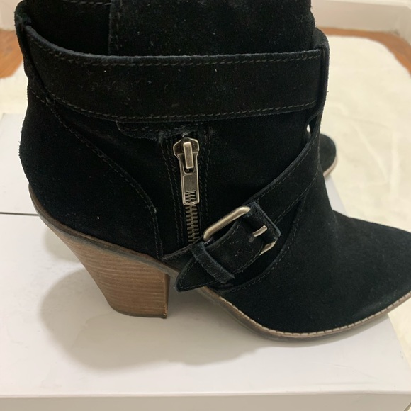 Dolce Vita  Zip up Booties - Picture 2 of 7